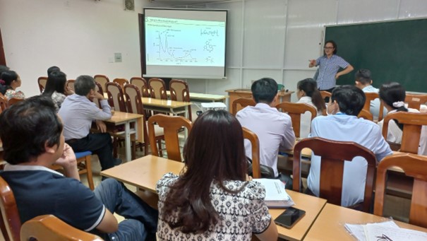 Catalysis course delivery at Quy Nhon University from 18 to 24 September 2022